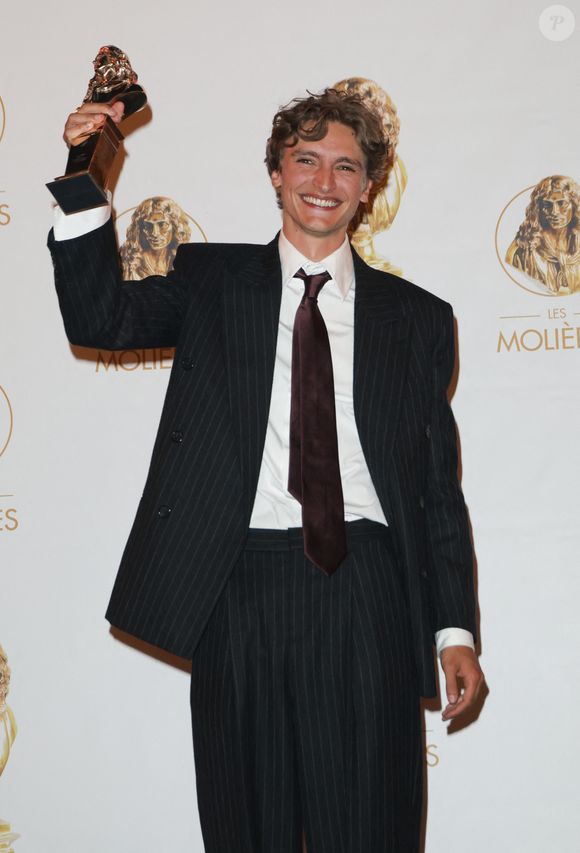 Vassili Schneider (Molière de la révélation masculine de l’année) - 36ème cérémonie des Molières aux Folies Bergère à Paris le 28 avril 2025. © Coadic Guirec/Bestimage