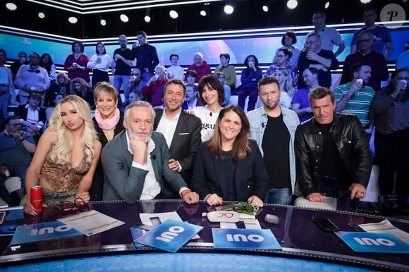 Malheureusement, en raison des tournages, sa famille de "Touche pas à mon poste" n'avait pas pu faire le déplacement 

Exclusif - Polska, Isabelle Morini-Bosc, Jean-Michel Maire, Bernard Montiel, Geraldine Maillet, Valérie Benaim, Raymond Aabou, Benjamin Castaldi, sur le plateau de l’émission « TPMP » présentée par C.Hanouna et diffusée en direct sur C8, Paris, France, le 26 fevrier 2025. © Jack Tribeca / Bestimage