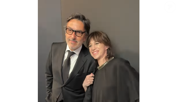 Charlotte Gainsbourg et Yvan Attal sont apparus très complices et tactiles

Charlotte Gainsbourg et Yvan Attal