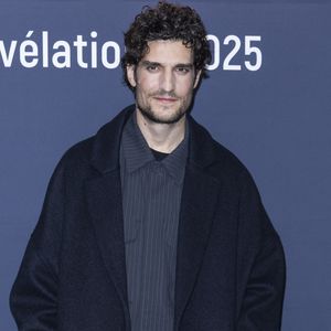 Les voir apparaître ensemble aux mêmes événements n'arrive pas souvent 
Louis Garrel  - Photocall de la soirée "Cesar Révélations 2025" au Trianon à Paris le 20 janvier 2025.

© Olivier Borde / Bestimage