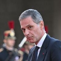 Vente annulée et deux chaînes sacrifiées : la décision du milliardaire Rodolphe Saadé pour l'empire BFM