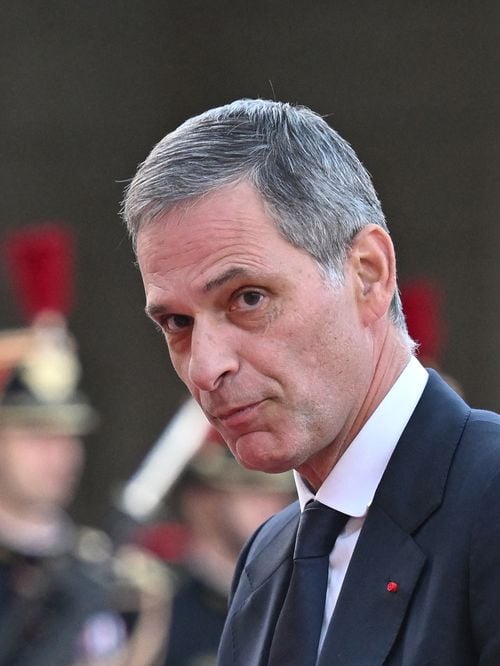 Vente annulée et deux chaînes sacrifiées : la décision du milliardaire Rodolphe Saadé pour l'empire BFM