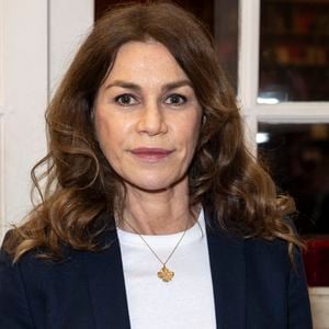 "Je faisais des allers-retours à Cannes où elle vivait et où j'ai grandi."

Exclusif - Valérie Kaprisky - Générale de la pièce "Royan, la professeur de Français" au théâtre de Paris le 17 avril 2024. © Borde / Rindoff / Bestimage