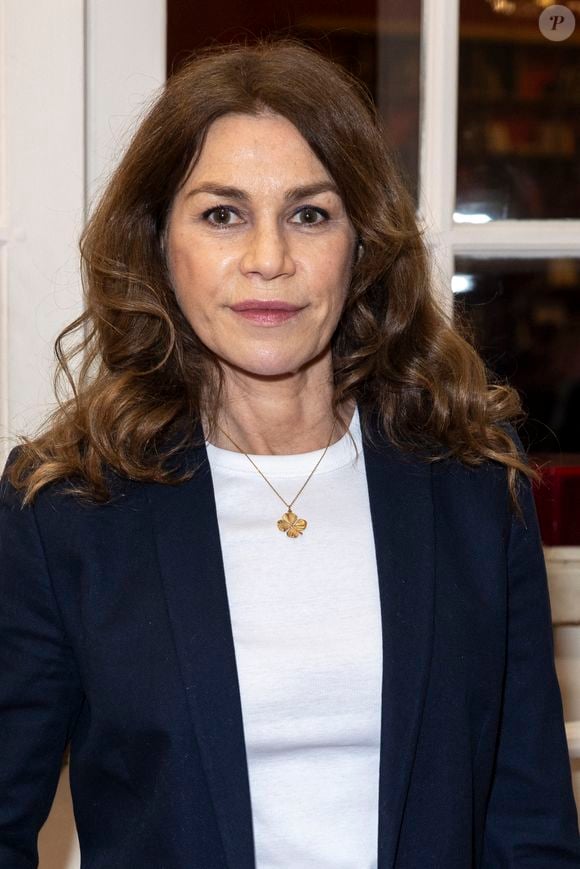 "Je faisais des allers-retours à Cannes où elle vivait et où j'ai grandi."

Exclusif - Valérie Kaprisky - Générale de la pièce "Royan, la professeur de Français" au théâtre de Paris le 17 avril 2024. © Borde / Rindoff / Bestimage