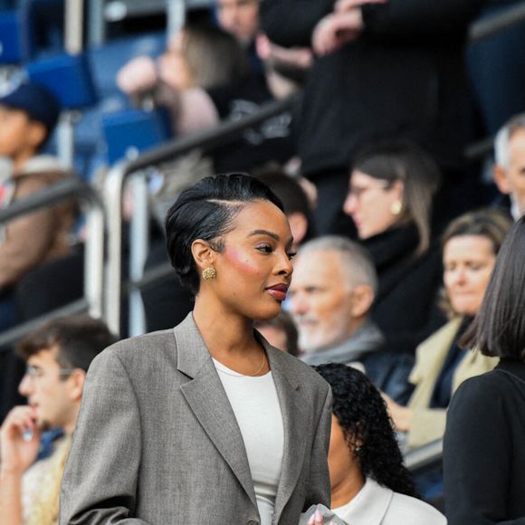 Miss France, Angelique Angarni-Filopon, assiste au match de Ligue 1 entre le Paris Saint-Germain et l'OGC Nice au Parc des Princes à Paris, France, le 1er novembre 2025. Photo by Florian Poitout/ABACAPRESS.COM