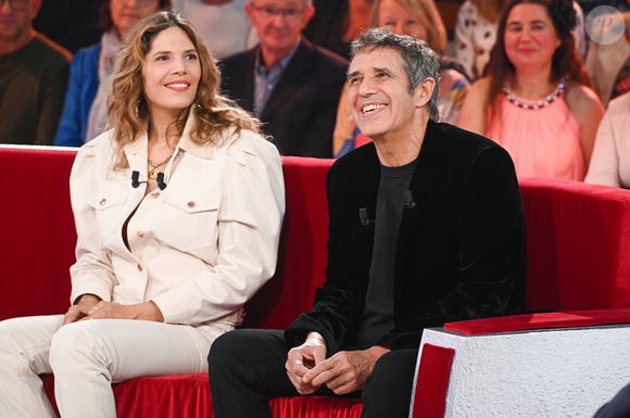 Julien Clerc et sa fille Vanille Clerc - Enregistrement de l'émission Vivement dimanche au studio rive gauche présentée par M. Drucker avec une diffusion sur France 3 le 23 novembre. © Guillaume Gaffiot/Bestimage