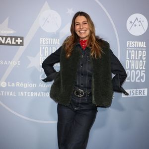 Laury Thilleman serait-elle aussi envisageable, sa place au sein de France Télévisions grandissant

Laury Thilleman au photocall de la cérémonie d'ouverture du 28ème Festival International du Film de Comédie à l'Alpe d'Huez le 13 janvier 2025.

© Dominique Jacovides / Bestimage