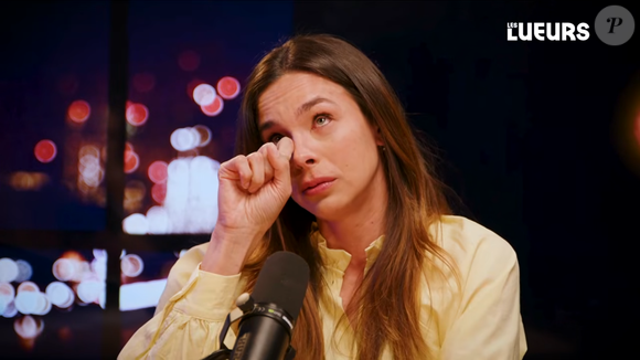 La jeune femme a confié que sa famille et son compagnon lui avaient terriblement manqué durant ses années de surmenage professionnel.

J'avais tout pour être heureuse... Et mon corps a lâché, avec Marine Lorphelin (Miss France) - Les Lueurs sur YouTube