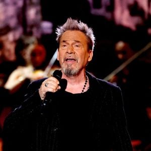 Florent Pagny fait son retour sur scène.

Exclusif - Florent Pagny lors surprises lors de l'enregistrement de l'émission "La chanson secrète", présentée par N.Aliagas et diffusée sur TF1, consacrée à Lara Fabian à Paris
JACOVIDES-MOREAU / BESTIMAGE