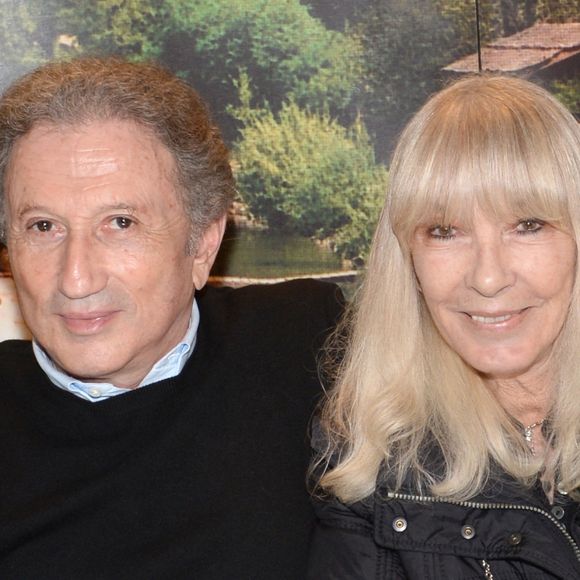 Exclusif - Michel Drucker et sa femme Dany Saval - Mylène Demongeot (présidente du comité d'honneur du refuge de l'Arche de Chateau-Gontier) a reçu en exclusivité Michel Drucker et sa femme Dany Saval au refuge de l'Arche à Château-Gontier à l'occasion du deuxième week-end de la protection animale le 1er mai 2015.
Bestimage