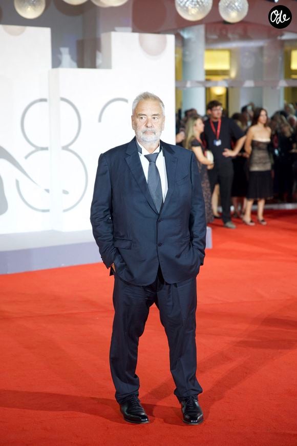 Concernant le nouveau cerf, la Fédération des chasseurs de l’Orne conteste toutefois le lien avec la chasse, affirmant notamment que l’animal était mort depuis plus d’une semaine.

Luc Besson à la première de 'Father Joe' lors du 83ème Festival International du Film de Venise (Mostra), à Venise, Italie, le 5 septembre 2026. © Jasmine Aissaoui/Bestimage