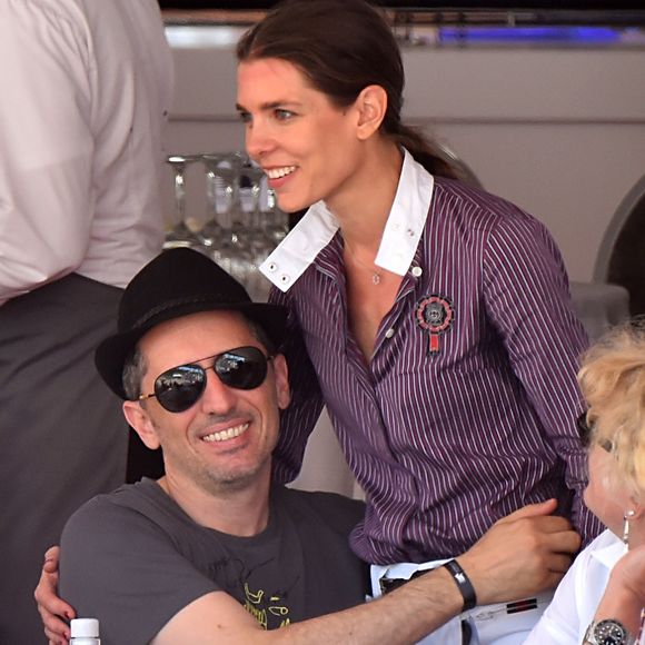 Gad Elmaleh et Charlotte Casiraghi - 20e Jumping International de Monte-Carlo au Port Hercule de Monaco à Monte-Carlo, le 27 juin 2015. La compétition célèbre cette année un double anniversaire : les 20 ans du Jumping et les 10 ans du Longines Global Champions Tour. @JUNIOR / BESTIMAGE