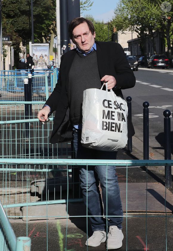 Pierre Palmade est sorti de la prison de Bordeaux, il purgera sa peine sous bracelet électronique à son domicile. Le 16 avril 2025
L’humoriste, à qui un aménagement de peine a été accordé pour purger sa condamnation après un grave accident de la route en Seine-et-Marne, a quitté ce mercredi matin la prison de Gradignan, près de Bordeaux. Agence / Bestimage