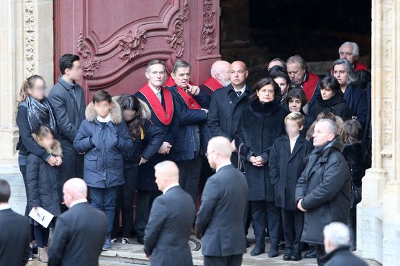 Jérôme Bocuse, Françoise Bernachon,la famille et les arrières petits-enfants - Sorties des obsèques de Paul Bocuse en la cathédrale Saint-Jean de Lyon, France, le 26 janvier 2018. Bestimage