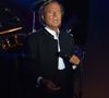 D'après ses informations, les jours de la star seraient désormais comptés... Et pour cause, Julio Iglesias serait atteint d'ostéoblastome, une tumeur osseuse bénigne rare. 

Julio Iglesias sur la scène du Sporting à Monaco à l'occasion du Monte-Carlo Sporting Summer Festival le 29 juillet 2016 © Lionel Urman / Bestimage