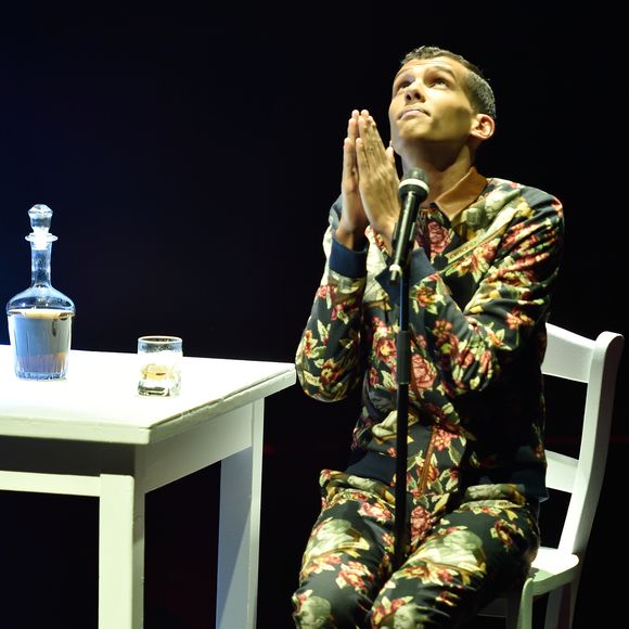 Il a découvert qu'il était mort à l'âge de 12 ans.

Stromae sur le plateau de l'émission télé "Che tempo che fa" à Milan en Italie le 14 décembre 2014.