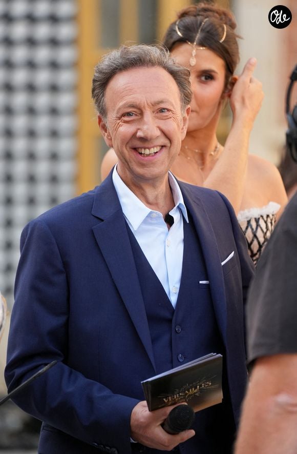 L'incendie de l'office du tourisme de Lyon, les dégâts à la mairie de Limoges ou encore le buste de Marianne renversé à Marseille ont particulièrement retenu son attention. 

Stéphane Bern lors de l'enregistrement de l'émission "Versailles en fêtes" diffusée le 5 septembre 2026 sur France 2, à Versailles, France, le 31 août 2026. © Anne-Sophie Guebey/Bestimage