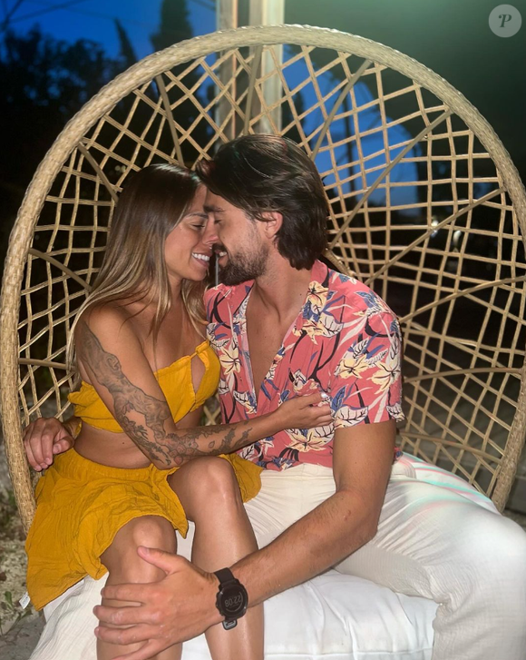 En story Instagram, elle était heureuse d'annoncer la date de celui-ci qui vient d'être fixée avec son compagnon, ex-sportif de haut niveau.

Cécilia, ancienne candidate de "Koh-Lanta", en couple et maman d'une petite fille prénommée Sway.