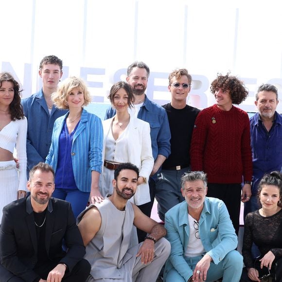 Hector Langevin, Raphaele Volkoff, Franck Monsigny, Emmanuel Moire et Farouk Bermouga - Photocall de "Demain nous appartient" lors du 7ème festival international Canneséries à Cannes, le 6 avril 2024. 
© Denis Guignebourg / Bestimage