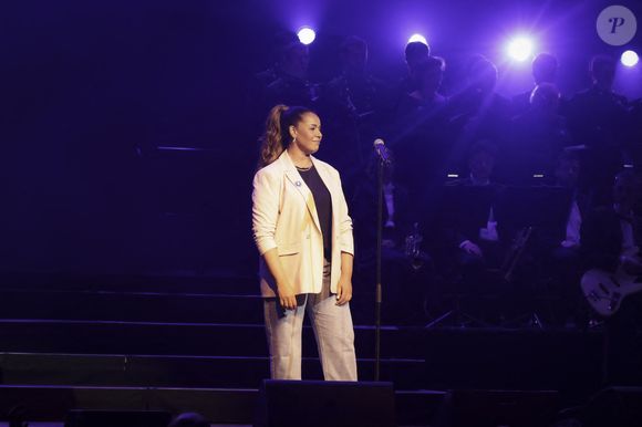 Chimène Badi  au concert des sentinelles à la salle Pleyel à Paris au profit de l'association "Bleuet de France" le 10 avril 2025.
L’intégralité des dons de ce spectacle sera reversée à l’Œuvre nationale du Bleuet de France qui vient en aide aux blessés des armées, aux victimes du terrorisme, aux combattants d’hier et d’aujourd’hui, aux pupilles de la Nation, aux veuves de guerre et aux familles endeuillées.

© Jack Tribeca / Bestimage