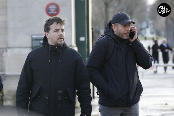 Exclusif - Nicolas Demorand, Ali Baddou - Sorties des obsèques de David Kessler au cimetière du Montparnasse à Paris le 11 février 2020.