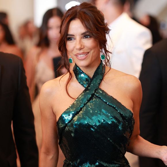 Cannes, FRANCE - Eva Longoria a attiré les regards dans une robe verte frappante en sortant de l’hôtel Martinez, en direction d’un événement Mission : Impossible au 78e Festival de Cannes.
Backgrid USA / Bestimage