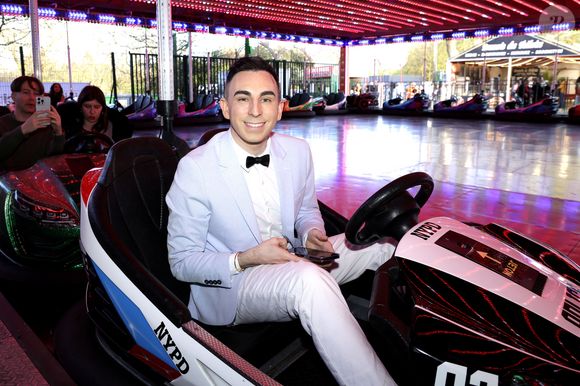 Jordan De Luxe est lui aussi pressenti, mais rien n'est encore certain.

Jordan de Luxe - Inauguration de la Foire du Trône 2025 à Paris le 4 avril 2025. © Cédric Perrin/Bestimage