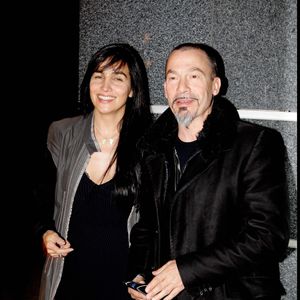 À cette époque, Florent Pagny se montre plutôt maladroit avec Azucena Caamaño, comme elle le racontera des années plus tard dans le documentaire de TF1 diffusé en 2023, "Florent Pagny : un homme libre".

Florent Pagny et sa femme Azucena lors du cocktail de rentrée de TF1, le 16 septembre 2009.

DOMINIQUE JACOVIDES / BESTIMAGE