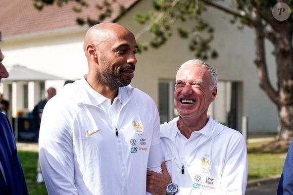 Thierry Henry, entraîneur de l'équipe de France U21 et Didier Deschamps, entraîneur de l'équipe de France lors de l'inauguration du nouveau complexe Michel Hidalgo à l'INF Clairefontaine le 5 septembre 2023 à Clairefontaine, France. Photo Hugo Pfeiffer/Icon Sport/ABACAPRESS.COM
