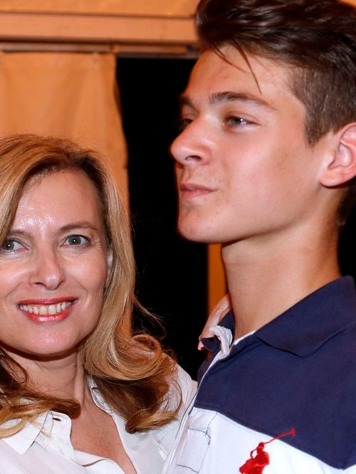 Léonard, le fils de Valérie Trierweiler, peut cuisiner chez vous ! Le chef de 29 ans lance son entreprise de traiteur