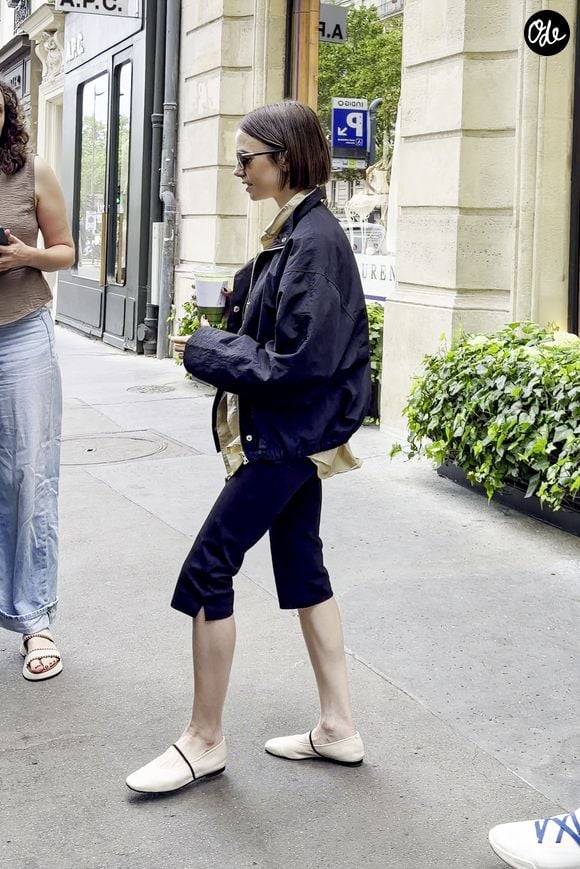 Lily Collins et son mari Charlie McDowell aperçus à la sortie de la boutique Ralph Lauren de Saint-Germain-des-Prés à Paris après le tournage de la sixième saison de la série Netflix 'Emily in Paris', à Paris, France, le 2 juillet 2026. © Gedeon Taieb/Bestimage