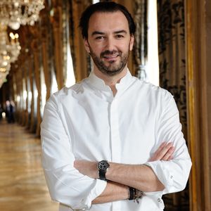 Cyril Lignac assiste à la cérémonie organisée à la mairie de Paris pour rendre hommage aux chefs français, à Paris, en France, le 14 janvier 2016. Photo : Aurore Maréchal/ABACAPRESS.COM