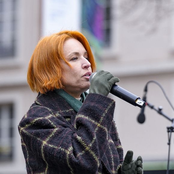 Et s'il y en a une qui a bien mal vécu sa participation à l'Eurovision, c'est Natasha St-Pier.
La chanteuse Natasha St-Pier fait ses balances avant la 35ème édition de l'opération pièces jaunes à Lyon le 10 janvier 2024.

© Sandrine Thesillat / Panoramic / Bestimage