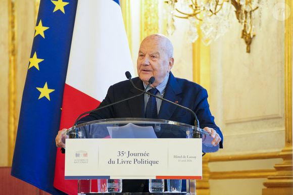 Marc Ladreit de Lacharrière prononce un discours lors de la 35ème Journée du Livre Politique à l'Assemblée Nationale (Hôtel de Lassay) à Paris le 11 avril 2026.
© Anne-Sophie Guebey / Bestimage