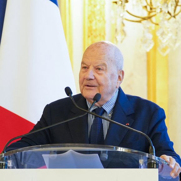 Marc Ladreit de Lacharrière prononce un discours lors de la 35ème Journée du Livre Politique à l'Assemblée Nationale (Hôtel de Lassay) à Paris le 11 avril 2026.
© Anne-Sophie Guebey / Bestimage