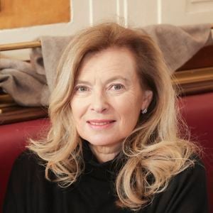 Valérie Trierweiler - C.Mathivat, présidente des "Deux Magots", reçoit pour le nouveau rendez-vous de l'établissement, "Déjeuner Beauvoir" à Paris le 15 décembre 2022. 
© Jack Tribeca / Bestimage