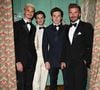 Le fils de David et Victoria Beckham de sortie en pleine crise familiale
David Beckham, Brooklyn Beckham, Romeo Beckham et Cruz Beckham à l'anniversaire des 50 ans de Victoria Beckham, au club Oswald's à Londres.