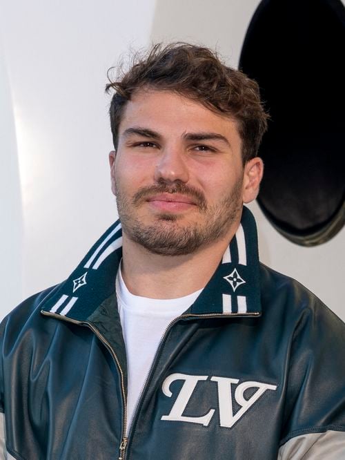 Antoine Dupont, une autre vie après le rugby : le capitaine du XV de France lance un appel pour son restaurant familial Chez Jean