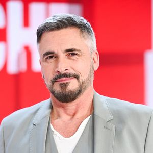 Olivier Minne a quitté Fort Boyard après plus de vingt ans d’animation.

Olivier Minne à l'enregistrement de l'émission Vivement dimanche consacrée à l'équipe du Splendid au studio Rive Gauche, présentée par M.Drucker. © Guillaume Gaffiot / Bestimage