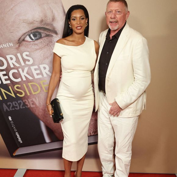 Bébé en route pour Boris Becker

Boris Becker et sa femme Lilian de Carvalho Monteiro (enceinte) lors de la présentation du livre "Inside" de Boris Becker au cinéma Delphi LUX à Berlin

© Imago / PsnewZ / Bestimage
