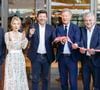Arrivée en alternance trois mois auparavant, la jeune collaboratrice a été élue employée du mois de septembre.

Exclusif - Jean-Philippe Nuel (Architecte d’intérieur), Maud Bailly (Directrice générale Sofitel, MGallery & Emblems), Sébastien Bazin (PDG du groupe Accor), Patrick Bruel, Pierre Gonzalvez (Maire de l’Isle sur la Sorgue), Emmanuel Borla (Directeur de l’hôtel) - Patrick Bruel inaugure son hôtel cinq étoiles "L'Isle de Leos MGallery" à L'Isle-sur-la-Sorgue, France, le 23 septembre 2025. © Jack Tribeca / Bestimage