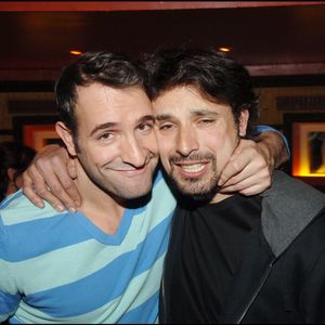 Jean Dujardin a fait sa première apparition publique après la mort de son ami Bruno Salomone

Exclusif : Jean Dujardin et Bruno Salomone à l'after show du mandalaray pour le film "OSS 117". © RINDOFF-BELLAK / BESTIMAGE