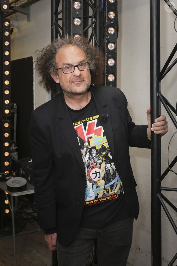 Elle s'est confiée auprès de Laurent Karila.

Exclusif - Laurent Karila pose en marge de sa venue à Face à Hanouna, à Paris, France, le 04 avril 2024. © Jack Tribeca / Bestimage