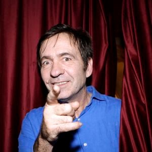 Il écope d'une peine de dix mois de prison avec sursis avec une période probatoire de deux ans, une obligation de soins psychologiques, une interdiction de contact avec les victimes, avec exécution provisoire. 

Exclusif - Thierry Samitier - Rendez-vous avec les acteurs du Salon Artistique du spectacle vivant à Paris le 5 février 2024.

© Cédric Perrin / Bestimage