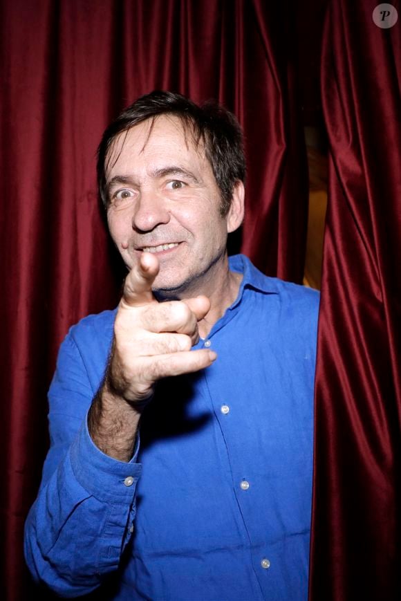 Il écope d'une peine de dix mois de prison avec sursis avec une période probatoire de deux ans, une obligation de soins psychologiques, une interdiction de contact avec les victimes, avec exécution provisoire. 

Exclusif - Thierry Samitier - Rendez-vous avec les acteurs du Salon Artistique du spectacle vivant à Paris le 5 février 2024.

© Cédric Perrin / Bestimage