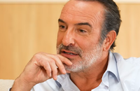 Jean Dujardin invité d'Audrey Crespo-Mara pour son podcast sur YouTube.