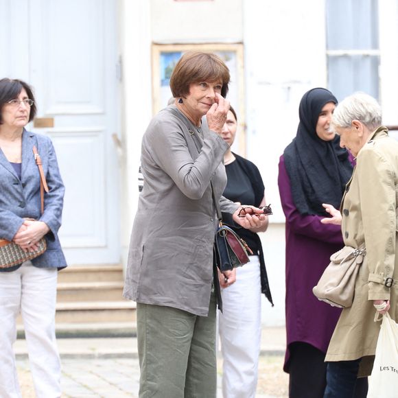 Exclusif - Macha Meril aux obsèques de sa soeur la princesse Hélène Gagarine en la cathédrale Saint-Alexandre-Nevsky, à Paris, France, le 20 août 2025. © Denis Guignebourg/Bestimage