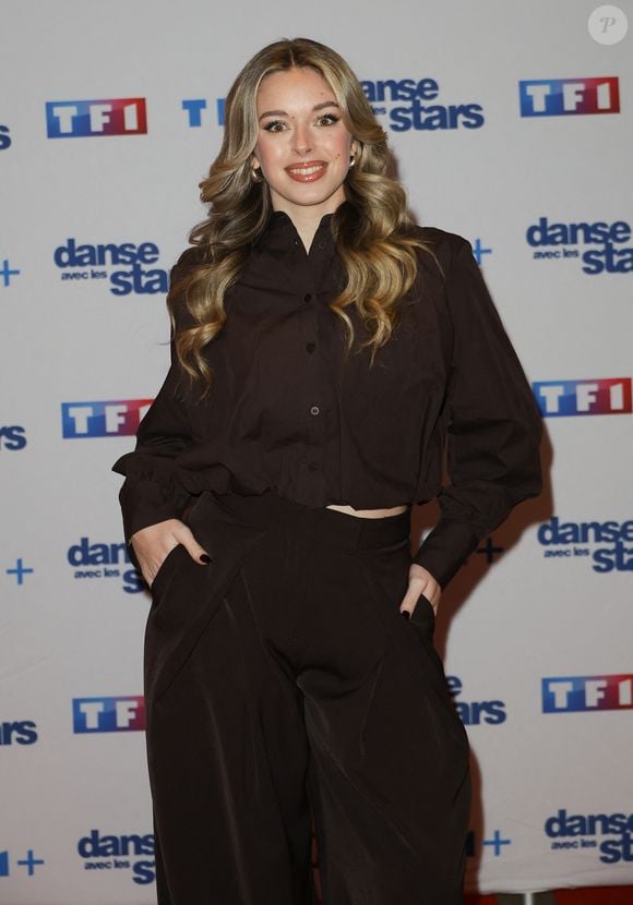 Emma Broyon - Photocall de lancement de la saison 2026 de "Danse avec les stars" (DALS) au siège de TF1 à Boulogne-Billancourt le 18 décembre 2025. © Coadic Guirec/Bestimage