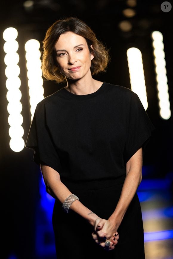 Exclusif - Isabelle Ithurburu lors de l'enregistrement de l'émission "La chanson secrète N°14", présentée par Nikos Aliagas et diffusée le 26 décembre sur TF1, à Paris le 9 décembre 2025. © Jacovides-Moreau/Bestimage