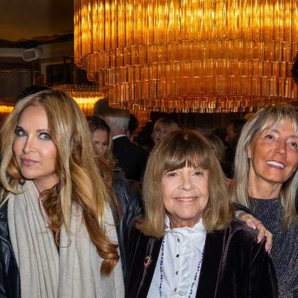 Dominique Merlin, Hélène Ségara, Chantal Goya et Vincent Niclo. au dîner de Noël organisé par M.Gargia et C.Rizk au restaurant La Baia Paris le 23 novembre 2025.

© Sébastien Frémont / Bestimage